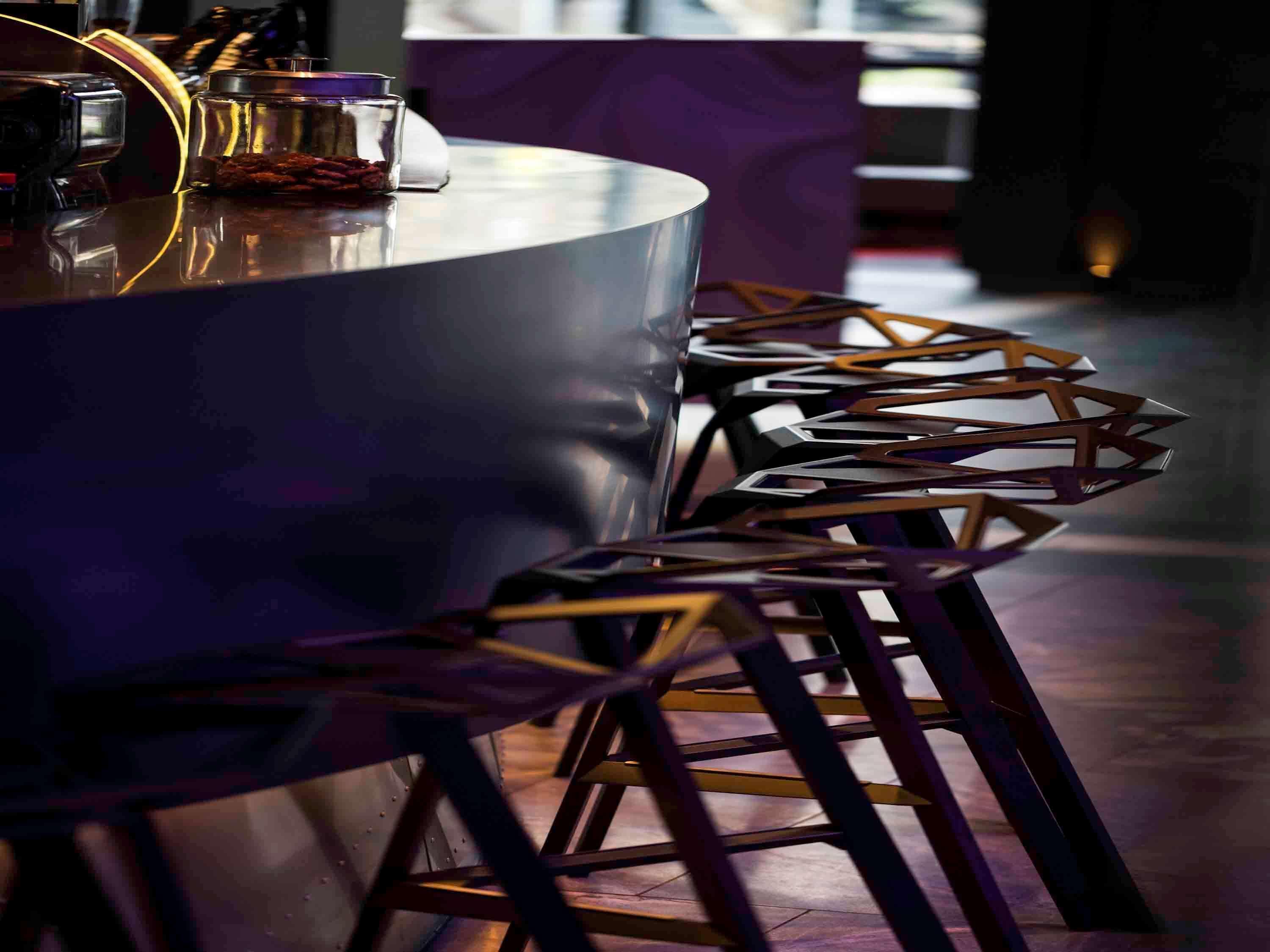 فندق مطار بولمان سيدني المظهر الخارجي الصورة Bar stools