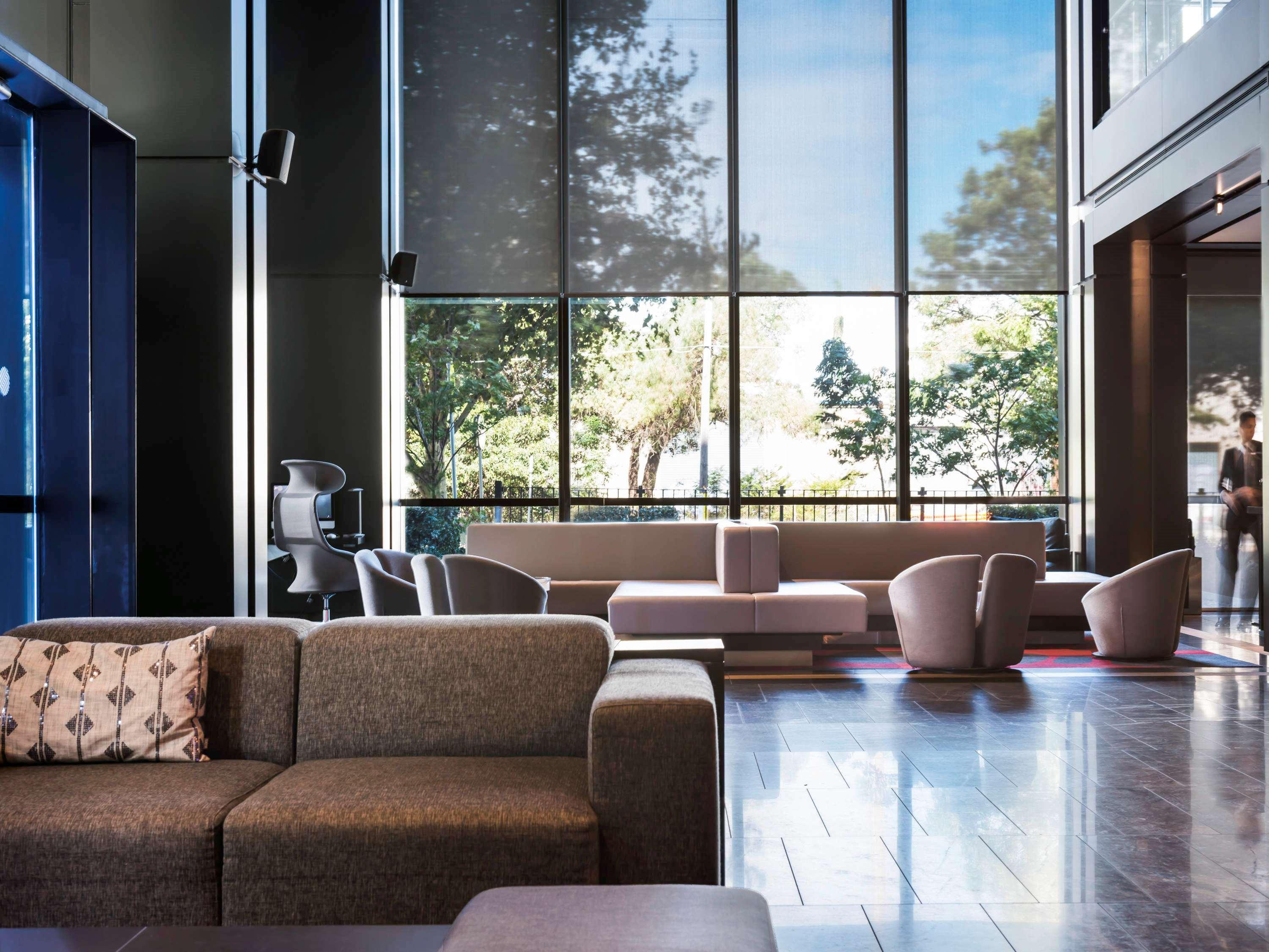 فندق مطار بولمان سيدني المظهر الخارجي الصورة The lobby of the hotel