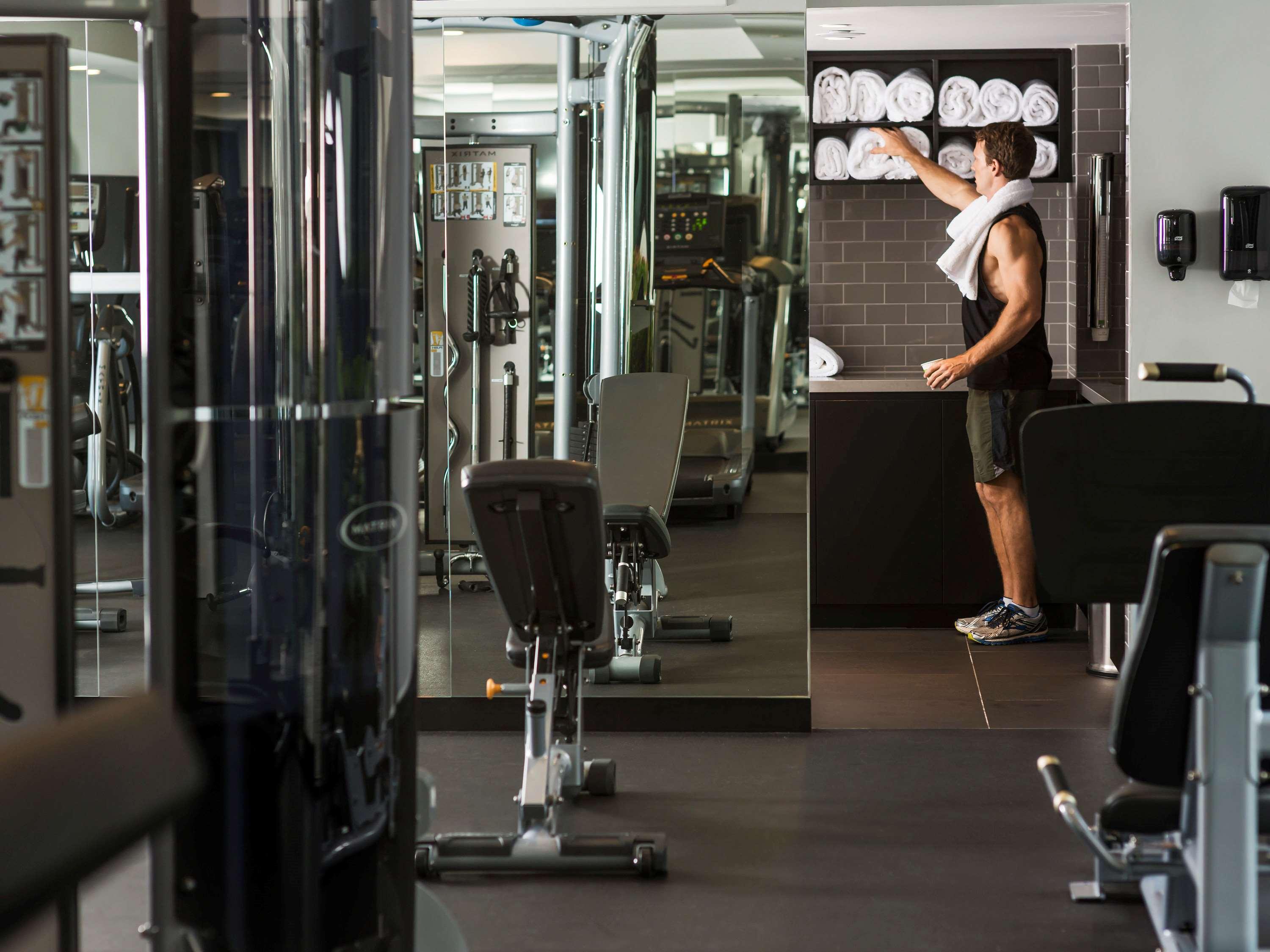 فندق مطار بولمان سيدني المظهر الخارجي الصورة The gym at the hotel
